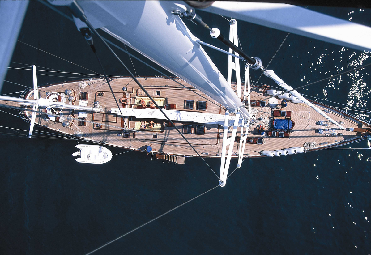 motor yacht mariposa