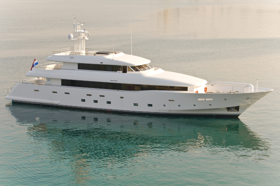 motor yacht mariposa